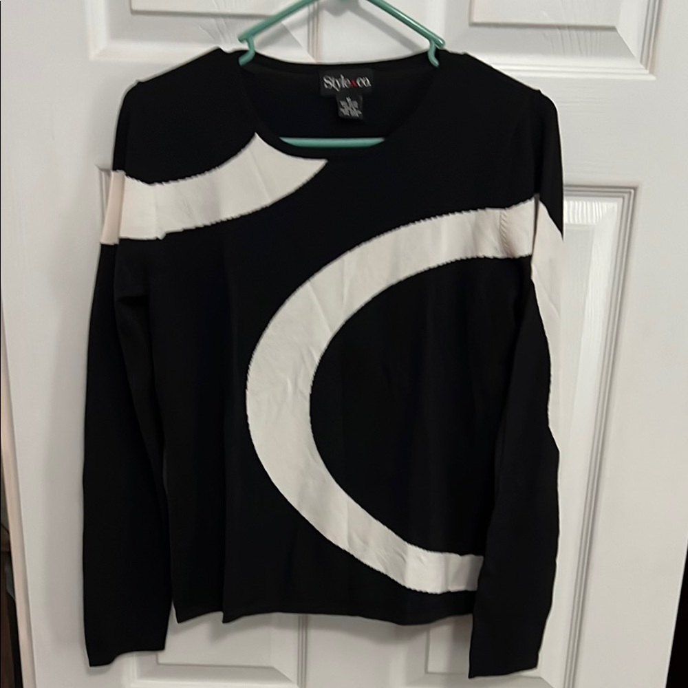 Style & Co. Black Crewneck Sweater with White Graphic